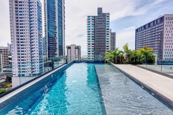 Se alquila apartamento amoblado en Bella Vista