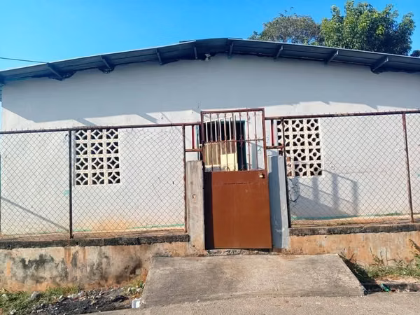 Vendo vivienda multifamiliar en Las Mañanitas