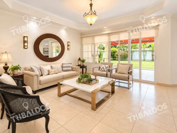 House for sale in Costa del Este with remodeled kitchen