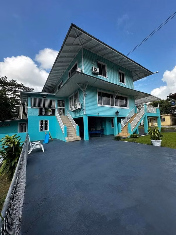 Vendo Hermosa Casa en Colón