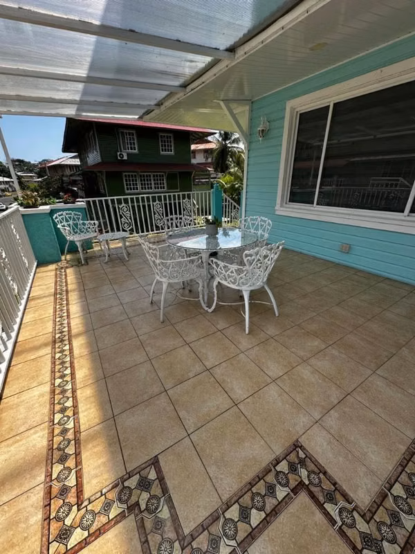 Vendo Hermosa Casa en Colón