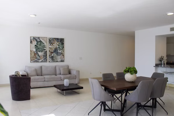 Se Alquila Apartamento de 1 a 3 Rec. En Ave. Balboa