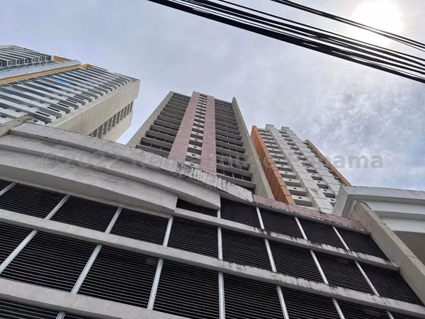Venta de apartamento en El Cangrejo, PH Aurora Tower