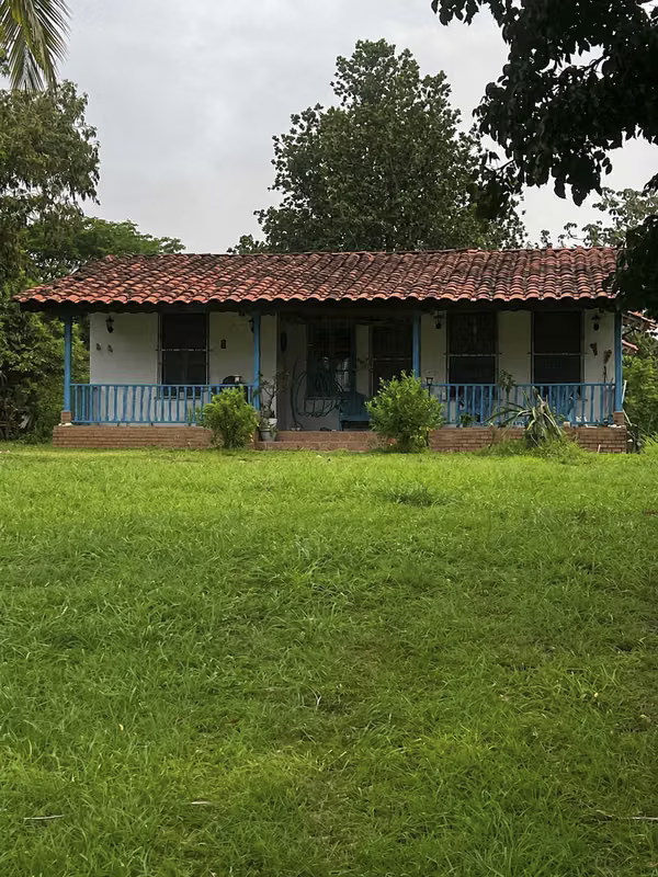 Propiedad de 4900m2 con Casa Rodeada de Naturaleza