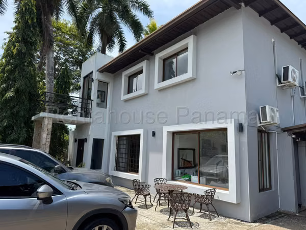 House for sale in Diablo LC26-1936