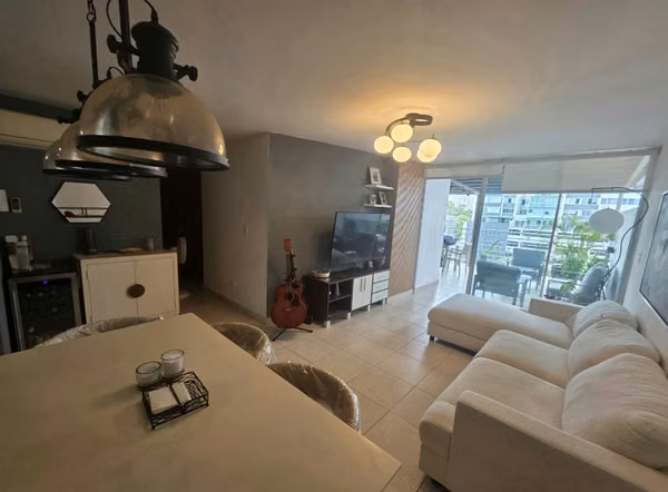 SE VENDE APTO EN P.H. CENTRAL PARK CON AMPLIA TERRAZA, POR DEBAJO DE AVALUO