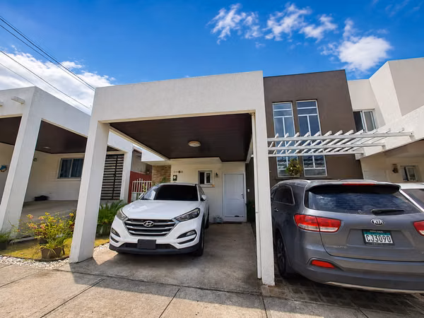HOUSE RECENTLY REMODELED IN PH ARRAIJÁN COUNTRY CLUB #