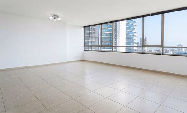 Apartment in Bella Vista near Avenida Balboa with an excellent layout and a storage unit.