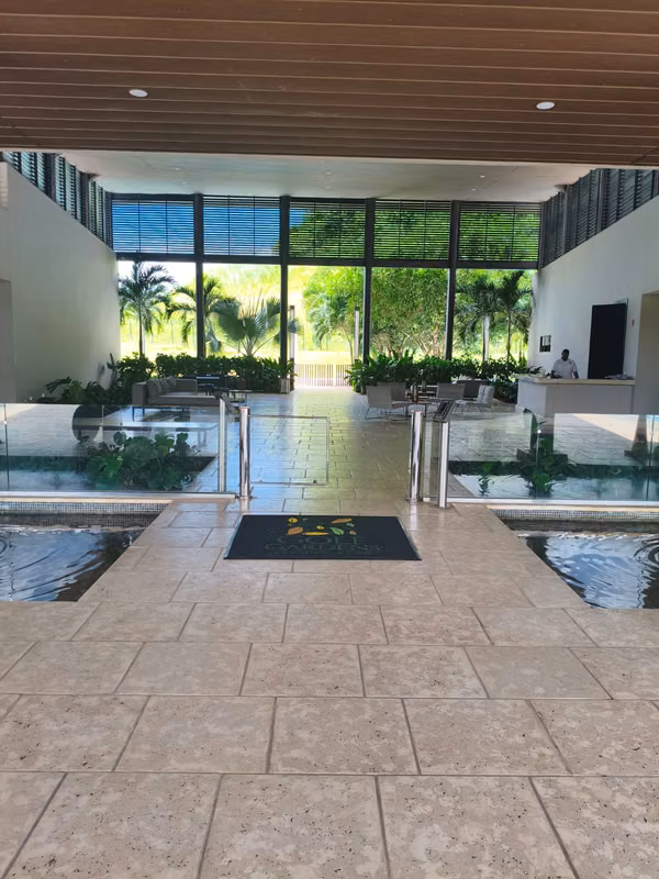 Casa amoblada 3 hab - 4 baños en Golf Gardens
