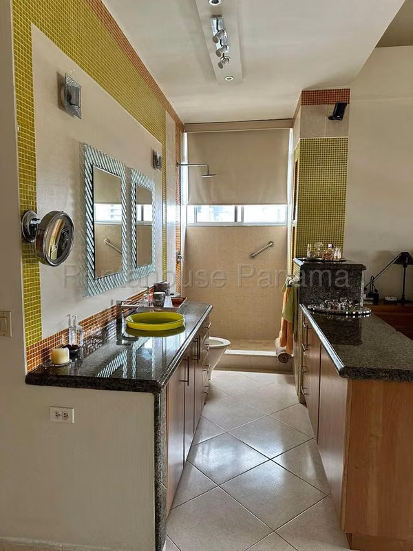 Sale of Exclusive Penthouse in El Carmen