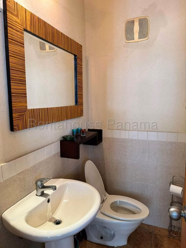 Sale of Exclusive Penthouse in El Carmen