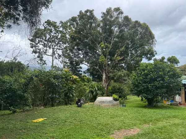 House for Sale in the center of Santa Fe, Veraguas - 1,899.55 m ²