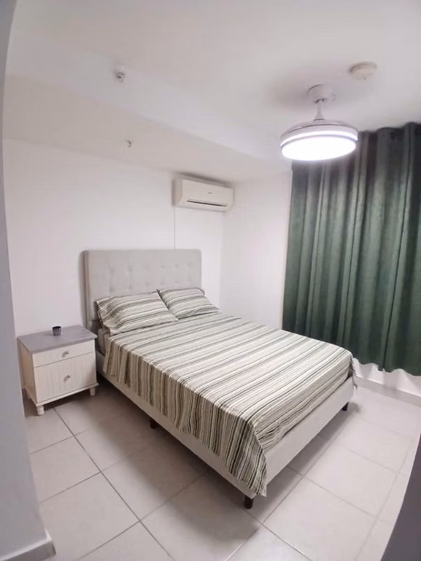 Furnished 2-bedroom, 2-bathroom apartment for rent in Carrasquilla.