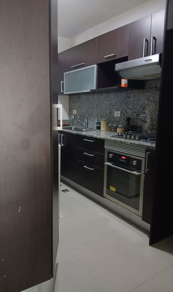 Alquiler negociable, apartamento con bello jardín, de 2 habitaciones en Altamira Gardens
