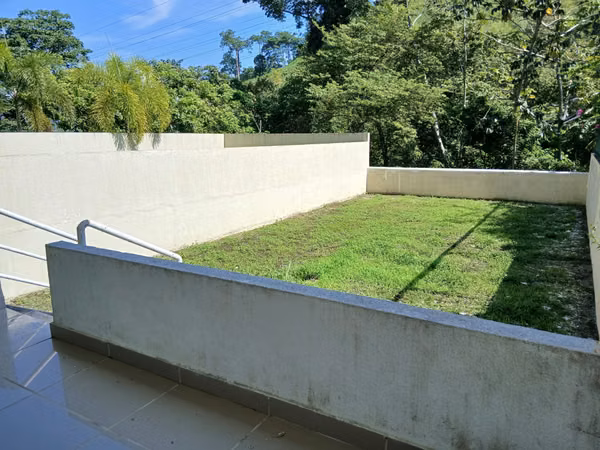 Alquiler negociable, apartamento con bello jardín, de 2 habitaciones en Altamira Gardens