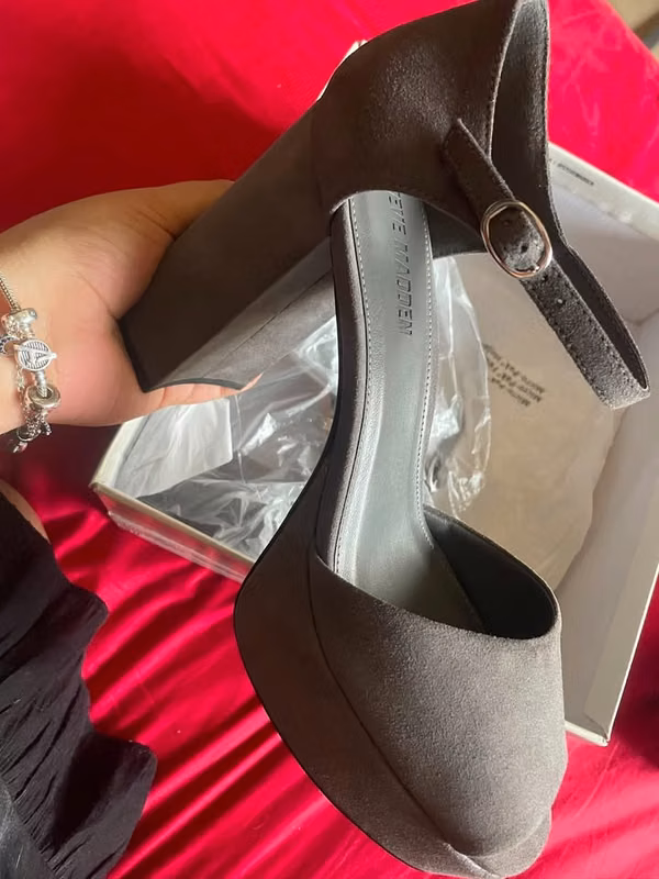 Steve Madden Grises heels, original price USD.130.00