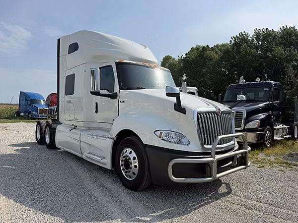 2020 INTERNATIONAL LT