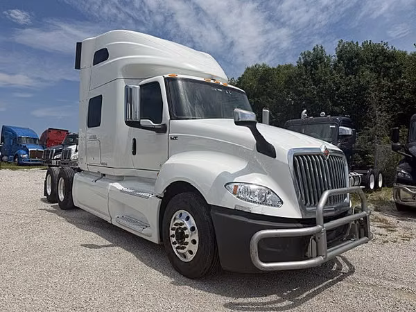2021 INTERNATIONAL LT