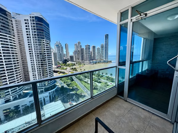 Bayfront Tower · 98 m² · 1 Habitación · Vista a la Bahía