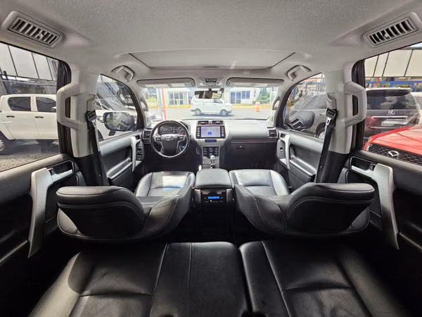 Toyota Land Cruiser Prado VX Plus