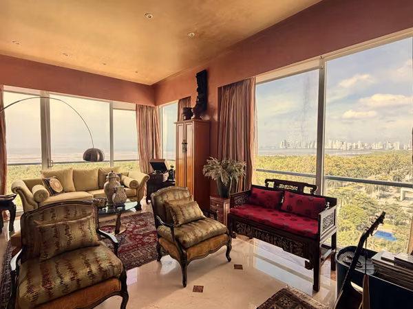 Exclusive apartment for sale in front of the sea - East Coast