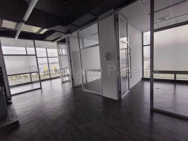 Vendo Oficina en Santa Maria business center OF26-218
