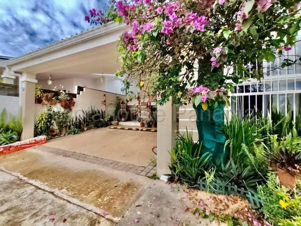 House for Sale Vista Alegre - YD
