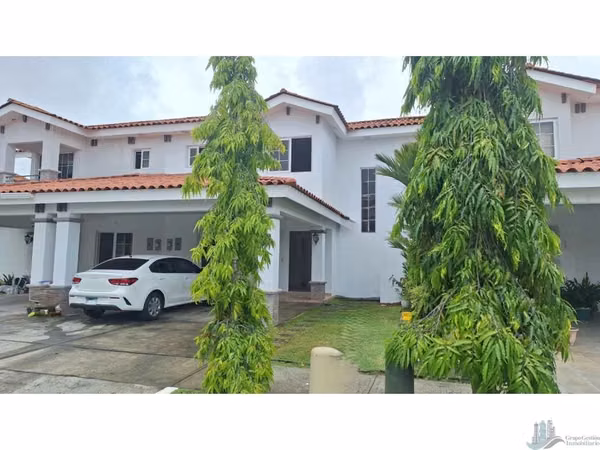 HOUSE FOR RENT IN QUINTAS DE VERSALLES 3 BEDROOMS TC