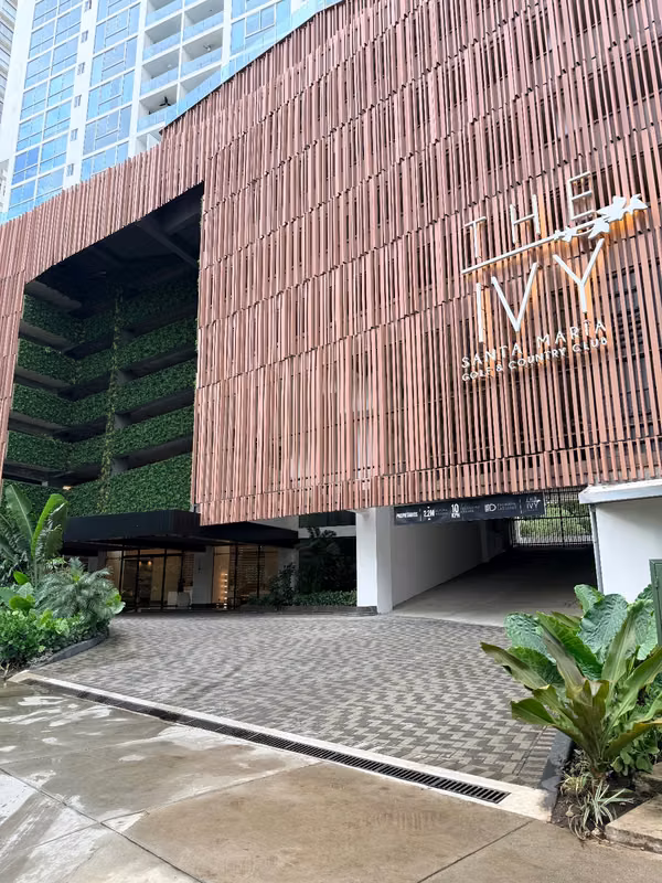 The Ivy Santa Maria