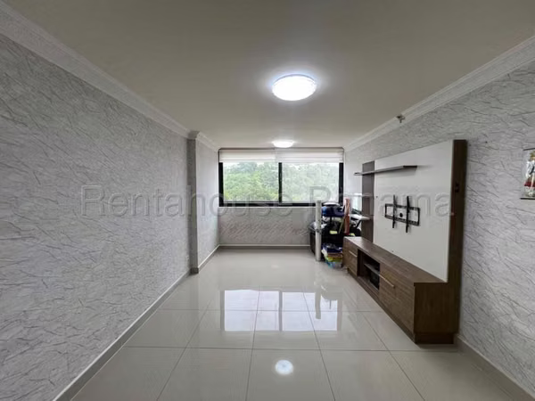 J1987GRR Apartment for Rent in Condado del Rey