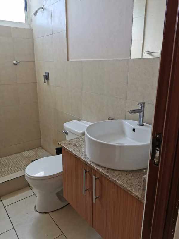 DEAD GRAVE RENT NEAR THE UTP, WHITE LINE, 3 BEDROOMS $800