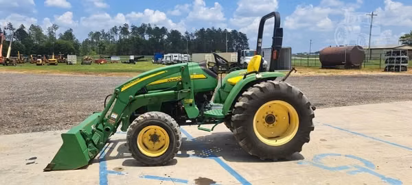 2010 JOHN DEERE 4105