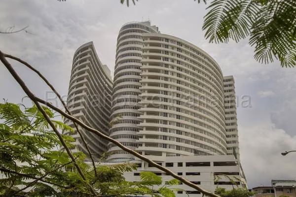 Apartment for Sale on Avenida Balboa JG