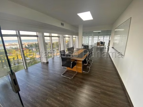 Commercial Office for Sale on Avenida Balboa JG