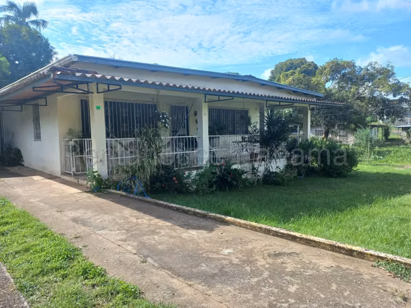 HOUSE FOR SALE IN ARRAIJAN ABS