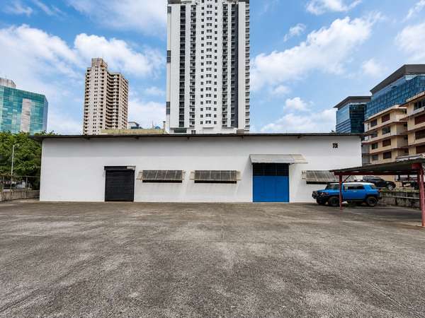 ALQUILER DE BODEGA COMERCIAL EN OBARRIO (11)