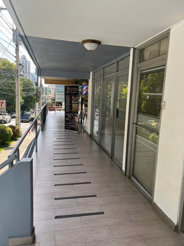 Commercial Rental in El Crajo