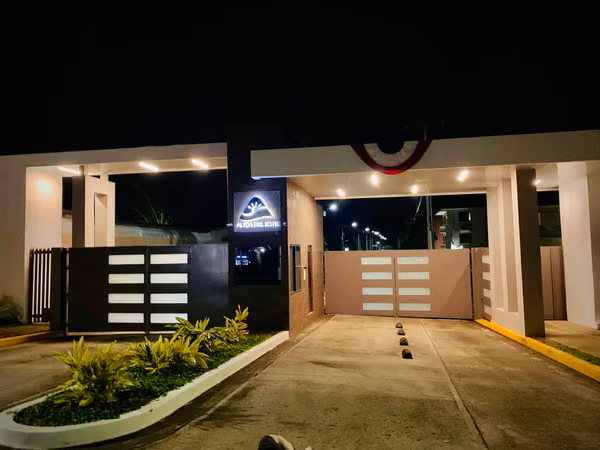 Se vende adosado en PH Altos del Este