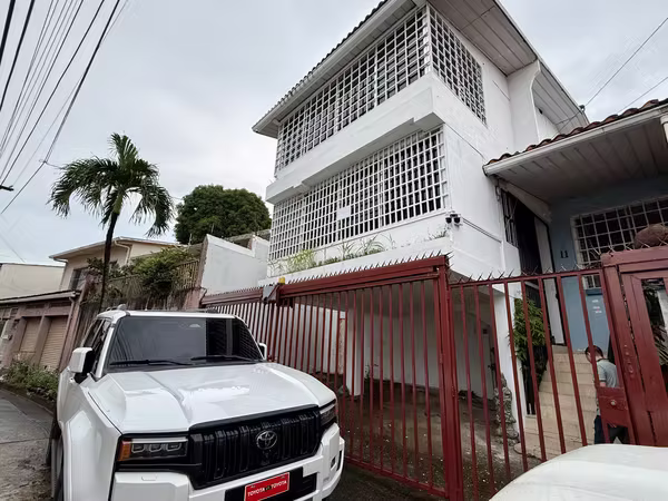 Se Alquila Casa en Villa de La Fuente II, El Dorador