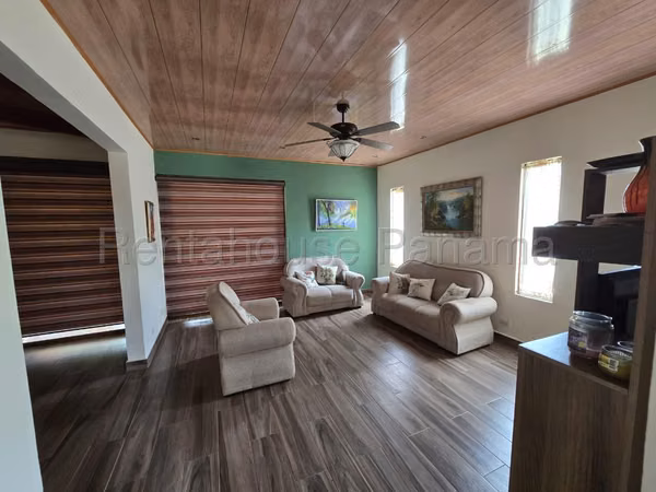 House for sale in Juan Diaz Casa Valle de Anton CCO