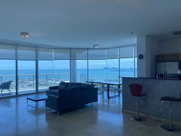 Spectacular 193 m² Apartment on Avenida Balboa with Panoramic Views