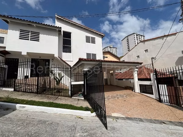 House for Sale in Altos de Santa Maria JG