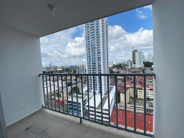 Sale of Apartment in Vía España - 124; 3 Rooms - 124; Excellent Location # 26-5249