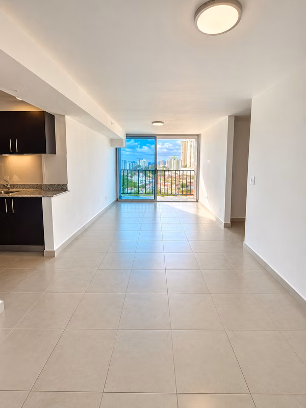 Sale of Apartment in Vía España - 124; 3 Rooms - 124; Excellent Location # 26-5249
