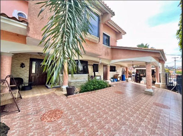 House for Sale – Villas de Vizcaya, Condado del Rey | DC