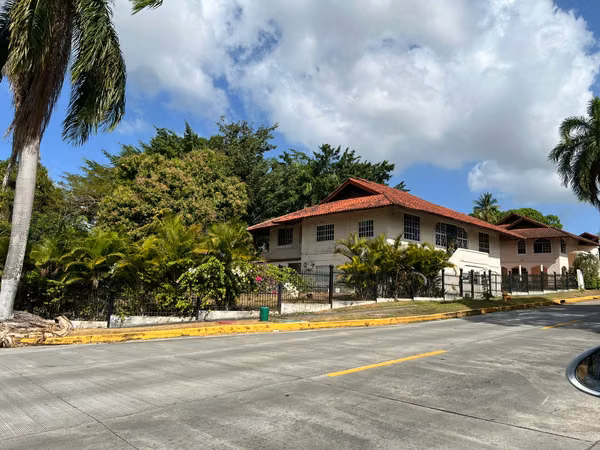 Melissa Foster Luxury Sells Commercial or Residential House in Albrook MFR2140