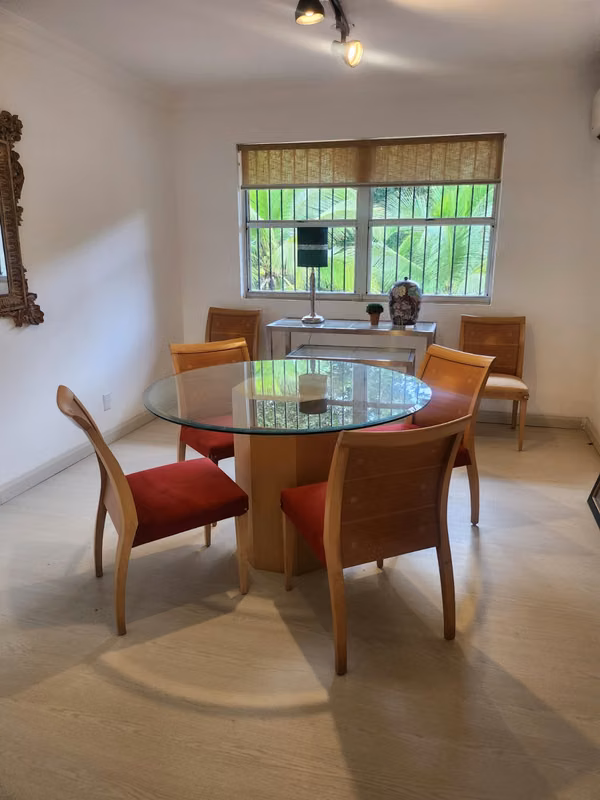 Melissa Foster Luxury Rents Cozy Apartment in Clayton Papaya MFR2141