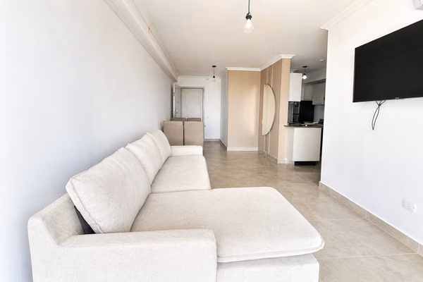 Furnished 2-bedroom apartment in 12 de Octubre with a balcony and close to the metro.
