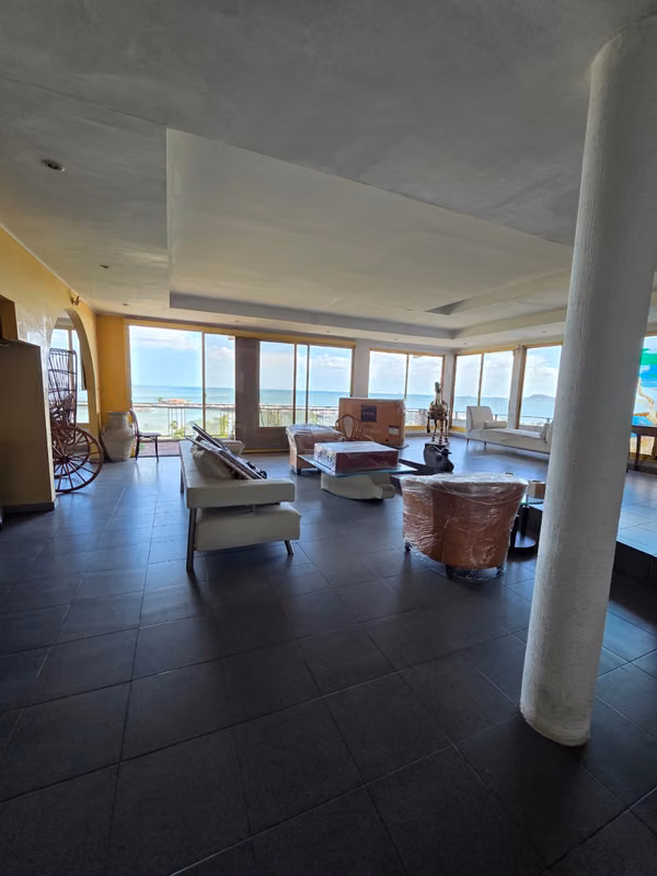 2 Ocean View Apartments for Sale on Avenida Balboa | 443.41 m² | JS