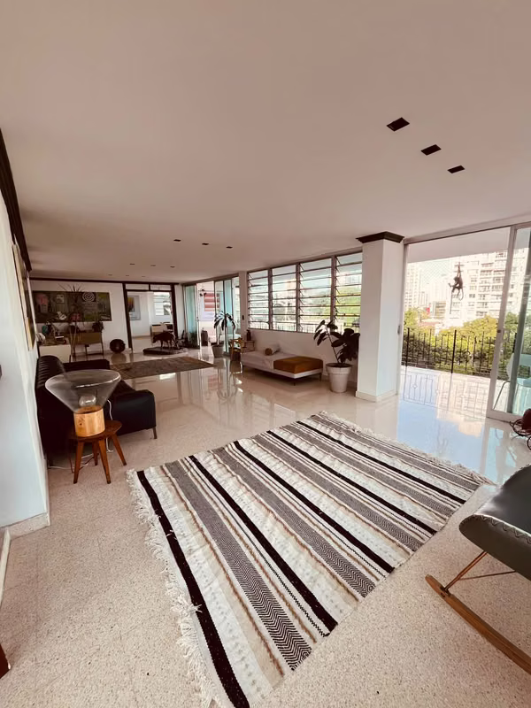 Spacious apartment for sale in the Triquiyoli-El Cangrejo Building